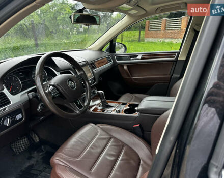 Черный Фольксваген Туарег, объемом двигателя 3 л и пробегом 360 тыс. км за 16200 $, фото 7 на Automoto.ua