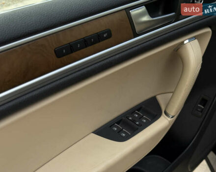 Чорний Фольксваген Туарег, об'ємом двигуна 3 л та пробігом 289 тис. км за 24900 $, фото 13 на Automoto.ua