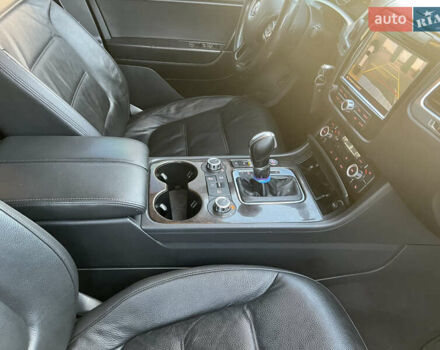 Черный Фольксваген Туарег, объемом двигателя 3 л и пробегом 265 тыс. км за 21500 $, фото 7 на Automoto.ua