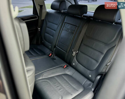 Черный Фольксваген Туарег, объемом двигателя 2.97 л и пробегом 150 тыс. км за 28500 $, фото 43 на Automoto.ua