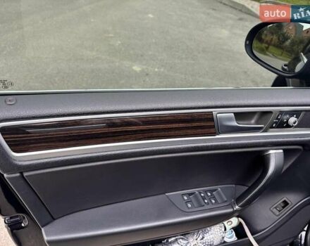 Чорний Фольксваген Туарег, об'ємом двигуна 2.97 л та пробігом 220 тис. км за 24500 $, фото 5 на Automoto.ua