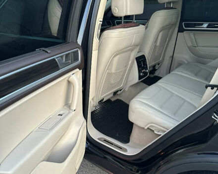 Черный Фольксваген Туарег, объемом двигателя 3 л и пробегом 269 тыс. км за 32500 $, фото 12 на Automoto.ua