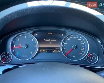 Черный Фольксваген Туарег, объемом двигателя 3 л и пробегом 236 тыс. км за 22900 $, фото 18 на Automoto.ua