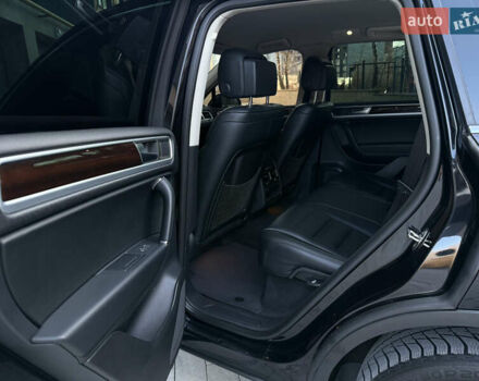 Чорний Фольксваген Туарег, об'ємом двигуна 2.97 л та пробігом 225 тис. км за 27500 $, фото 32 на Automoto.ua