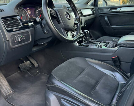 Черный Фольксваген Туарег, объемом двигателя 2.97 л и пробегом 240 тыс. км за 20500 $, фото 11 на Automoto.ua