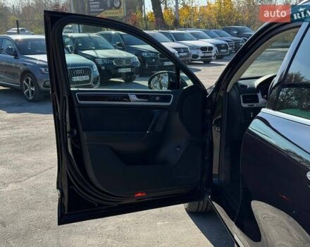 Черный Фольксваген Туарег, объемом двигателя 2.97 л и пробегом 199 тыс. км за 22000 $, фото 20 на Automoto.ua