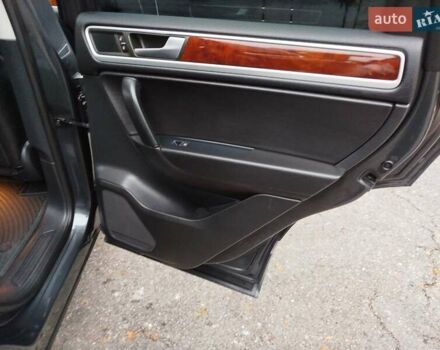 Черный Фольксваген Туарег, объемом двигателя 3 л и пробегом 252 тыс. км за 18600 $, фото 17 на Automoto.ua