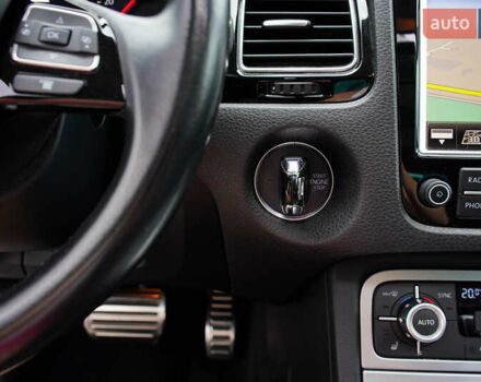 Черный Фольксваген Туарег, объемом двигателя 3 л и пробегом 236 тыс. км за 24999 $, фото 23 на Automoto.ua