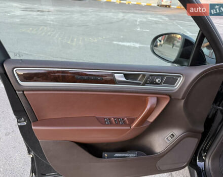 Чорний Фольксваген Туарег, об'ємом двигуна 2.97 л та пробігом 204 тис. км за 26999 $, фото 8 на Automoto.ua