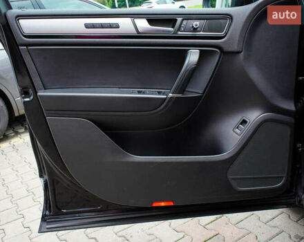 Черный Фольксваген Туарег, объемом двигателя 3 л и пробегом 236 тыс. км за 24999 $, фото 10 на Automoto.ua