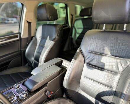 Черный Фольксваген Туарег, объемом двигателя 3 л и пробегом 216 тыс. км за 27400 $, фото 15 на Automoto.ua