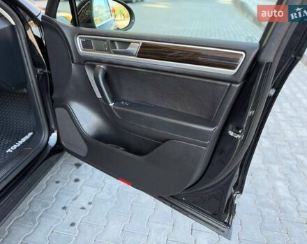 Черный Фольксваген Туарег, объемом двигателя 3 л и пробегом 130 тыс. км за 25500 $, фото 21 на Automoto.ua