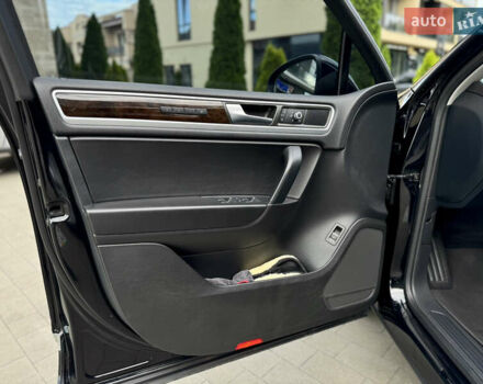 Черный Фольксваген Туарег, объемом двигателя 2.97 л и пробегом 150 тыс. км за 28500 $, фото 38 на Automoto.ua