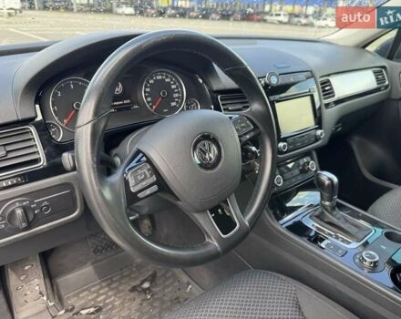 Чорний Фольксваген Туарег, об'ємом двигуна 3 л та пробігом 195 тис. км за 20950 $, фото 5 на Automoto.ua