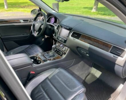 Черный Фольксваген Туарег, объемом двигателя 3 л и пробегом 90 тыс. км за 4200 $, фото 7 на Automoto.ua