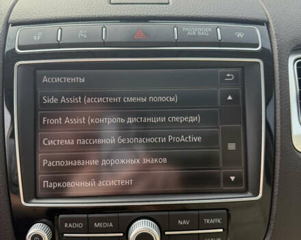 Черный Фольксваген Туарег, объемом двигателя 2.97 л и пробегом 215 тыс. км за 27000 $, фото 45 на Automoto.ua