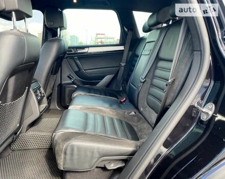 Черный Фольксваген Туарег, объемом двигателя 3 л и пробегом 223 тыс. км за 25500 $, фото 42 на Automoto.ua