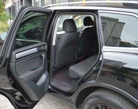 Черный Фольксваген Туарег, объемом двигателя 3 л и пробегом 256 тыс. км за 18900 $, фото 22 на Automoto.ua