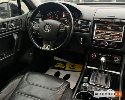 Чорний Фольксваген Туарег, об'ємом двигуна 3 л та пробігом 272 тис. км за 22990 $, фото 23 на Automoto.ua