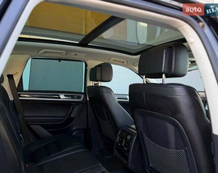 Черный Фольксваген Туарег, объемом двигателя 3 л и пробегом 130 тыс. км за 25500 $, фото 30 на Automoto.ua