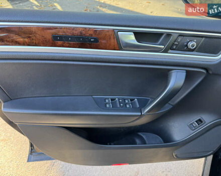 Чорний Фольксваген Туарег, об'ємом двигуна 2.97 л та пробігом 178 тис. км за 22000 $, фото 34 на Automoto.ua