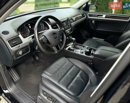Черный Фольксваген Туарег, объемом двигателя 2.97 л и пробегом 150 тыс. км за 28500 $, фото 23 на Automoto.ua