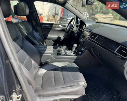 Чорний Фольксваген Туарег, об'ємом двигуна 2.97 л та пробігом 313 тис. км за 17800 $, фото 12 на Automoto.ua