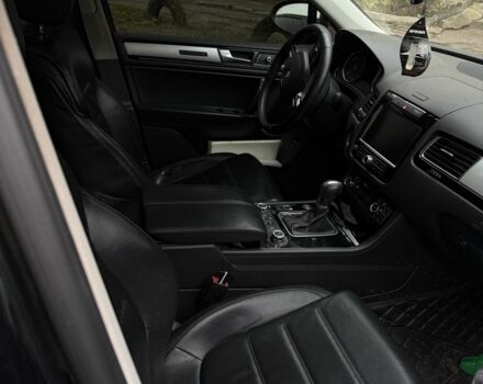 Черный Фольксваген Туарег, объемом двигателя 3 л и пробегом 250 тыс. км за 25000 $, фото 5 на Automoto.ua