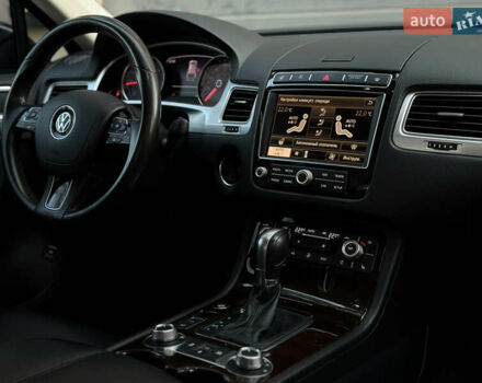 Чорний Фольксваген Туарег, об'ємом двигуна 2.97 л та пробігом 225 тис. км за 27500 $, фото 41 на Automoto.ua