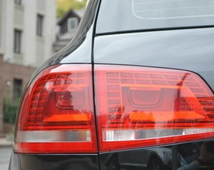 Черный Фольксваген Туарег, объемом двигателя 3 л и пробегом 256 тыс. км за 18900 $, фото 6 на Automoto.ua