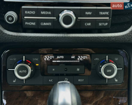 Черный Фольксваген Туарег, объемом двигателя 2.97 л и пробегом 150 тыс. км за 28500 $, фото 35 на Automoto.ua