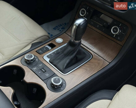 Чорний Фольксваген Туарег, об'ємом двигуна 3 л та пробігом 289 тис. км за 24900 $, фото 7 на Automoto.ua