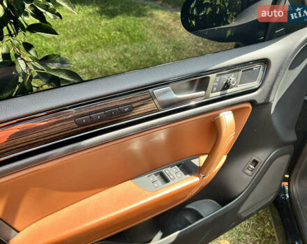 Черный Фольксваген Туарег, объемом двигателя 2.97 л и пробегом 183 тыс. км за 26500 $, фото 13 на Automoto.ua