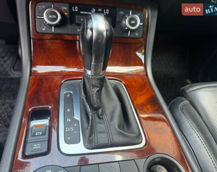 Черный Фольксваген Туарег, объемом двигателя 2.97 л и пробегом 221 тыс. км за 20750 $, фото 7 на Automoto.ua