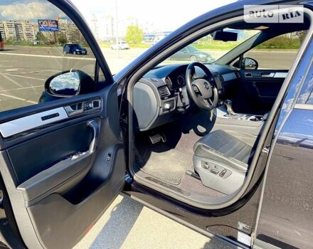 Черный Фольксваген Туарег, объемом двигателя 3 л и пробегом 223 тыс. км за 25500 $, фото 22 на Automoto.ua