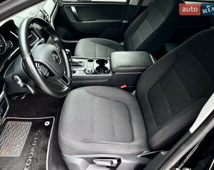 Черный Фольксваген Туарег, объемом двигателя 3 л и пробегом 245 тыс. км за 19500 $, фото 14 на Automoto.ua