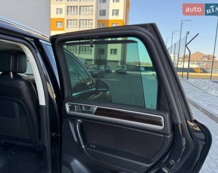 Черный Фольксваген Туарег, объемом двигателя 3 л и пробегом 130 тыс. км за 25500 $, фото 29 на Automoto.ua