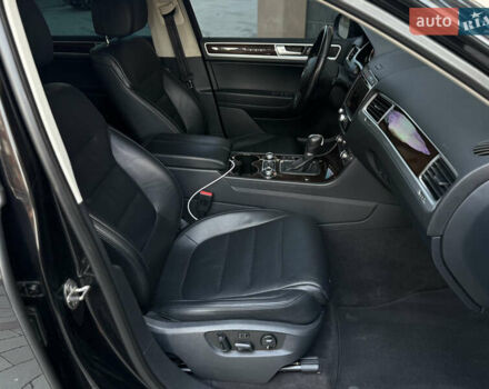 Чорний Фольксваген Туарег, об'ємом двигуна 2.97 л та пробігом 225 тис. км за 27500 $, фото 45 на Automoto.ua