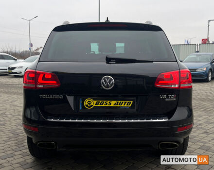 Чорний Фольксваген Туарег, об'ємом двигуна 3 л та пробігом 272 тис. км за 22990 $, фото 5 на Automoto.ua