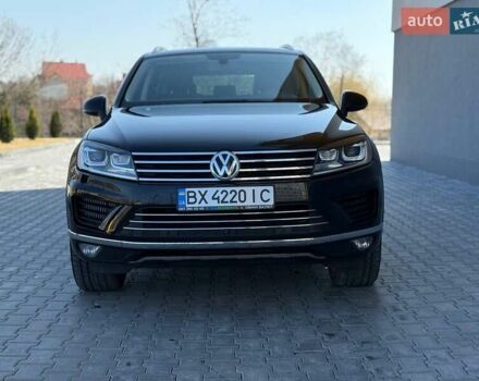 Черный Фольксваген Туарег, объемом двигателя 3 л и пробегом 130 тыс. км за 25500 $, фото 3 на Automoto.ua