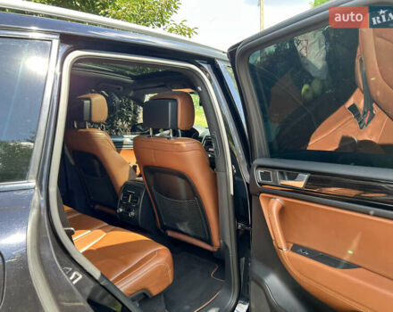 Черный Фольксваген Туарег, объемом двигателя 2.97 л и пробегом 183 тыс. км за 26500 $, фото 10 на Automoto.ua