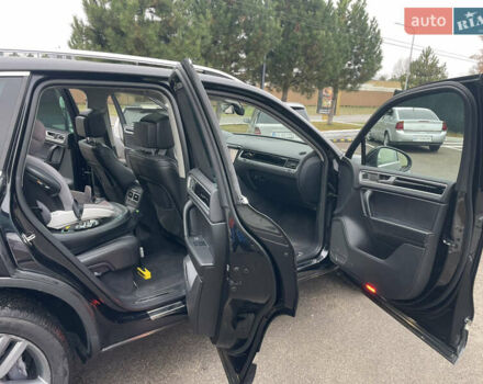 Чорний Фольксваген Туарег, об'ємом двигуна 2.97 л та пробігом 340 тис. км за 25500 $, фото 9 на Automoto.ua