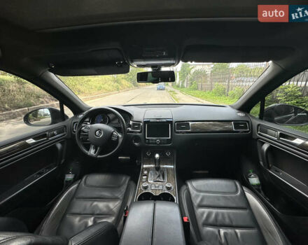 Черный Фольксваген Туарег, объемом двигателя 2.97 л и пробегом 189 тыс. км за 28000 $, фото 6 на Automoto.ua