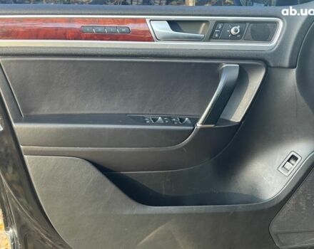 Черный Фольксваген Туарег, объемом двигателя 3 л и пробегом 374 тыс. км за 19990 $, фото 29 на Automoto.ua