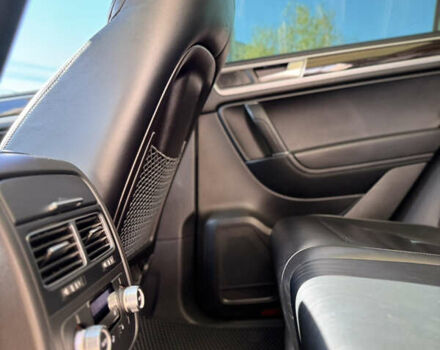 Черный Фольксваген Туарег, объемом двигателя 2.97 л и пробегом 216 тыс. км за 27400 $, фото 12 на Automoto.ua