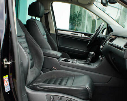 Черный Фольксваген Туарег, объемом двигателя 3 л и пробегом 236 тыс. км за 24999 $, фото 34 на Automoto.ua