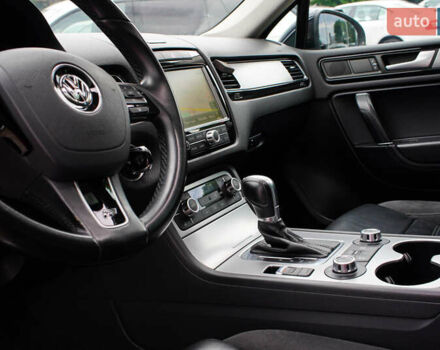 Черный Фольксваген Туарег, объемом двигателя 3 л и пробегом 236 тыс. км за 24999 $, фото 22 на Automoto.ua
