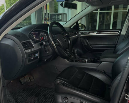 Чорний Фольксваген Туарег, об'ємом двигуна 2.97 л та пробігом 400 тис. км за 19300 $, фото 12 на Automoto.ua