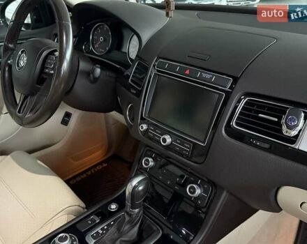 Черный Фольксваген Туарег, объемом двигателя 2.97 л и пробегом 180 тыс. км за 29870 $, фото 25 на Automoto.ua