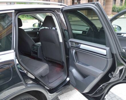 Черный Фольксваген Туарег, объемом двигателя 3 л и пробегом 256 тыс. км за 18900 $, фото 21 на Automoto.ua